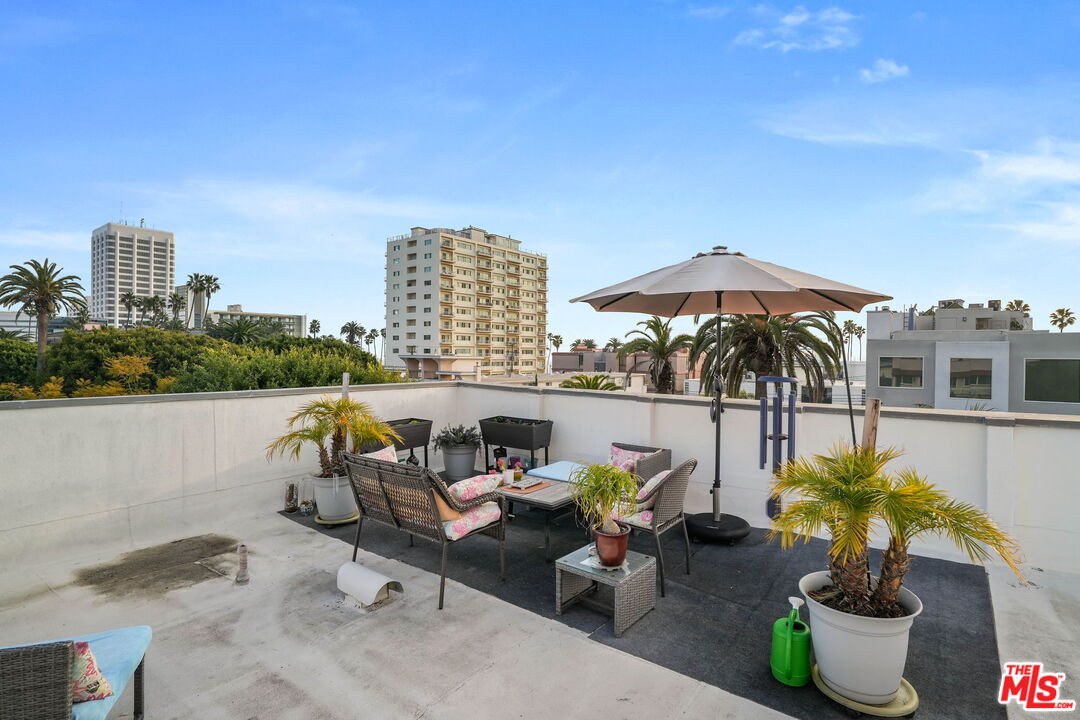 1017 2nd St APT 301, Santa Monica, CA 90403