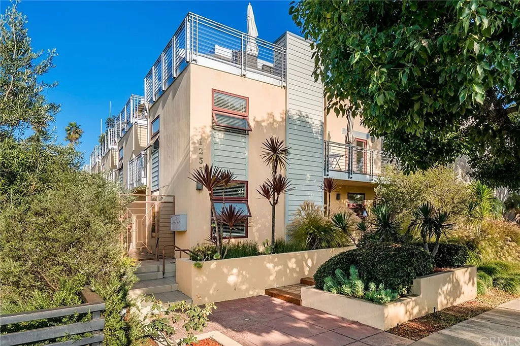 1253 18th St #104, Santa Monica, CA 90404