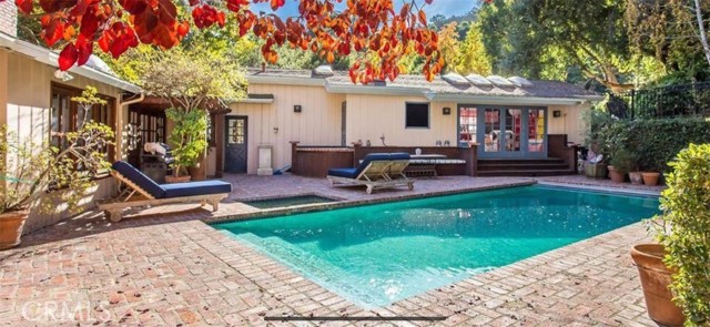 2565 Benedict Canyon Dr, Beverly Hills, CA 90210
