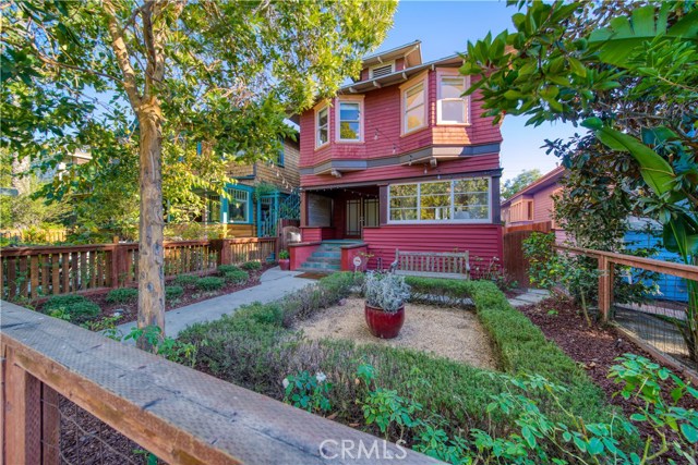 34 Park Ave, Venice, CA 90291