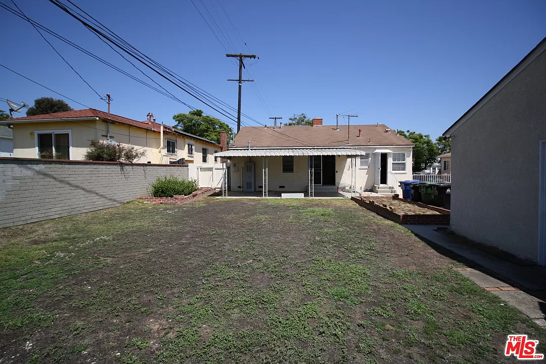 6235 Acacia St, Los Angeles, CA 90056