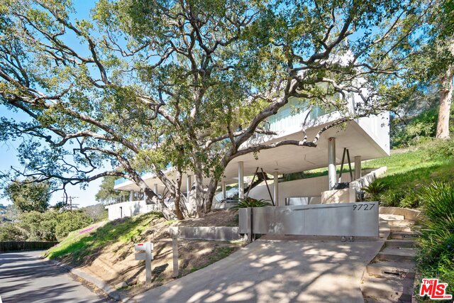 9727 Oak Pass Rd, Beverly Hills, CA 90210
